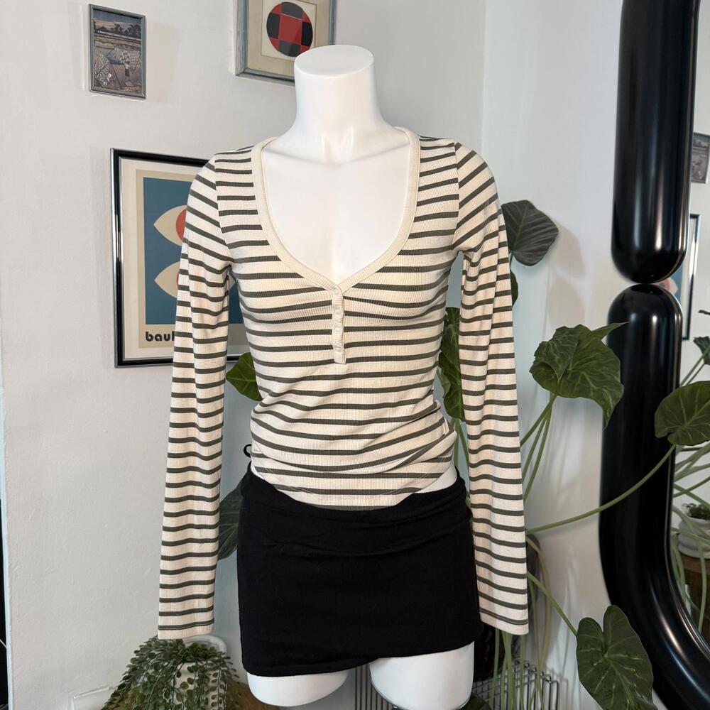 American Eagle Striped Longsleeve Top